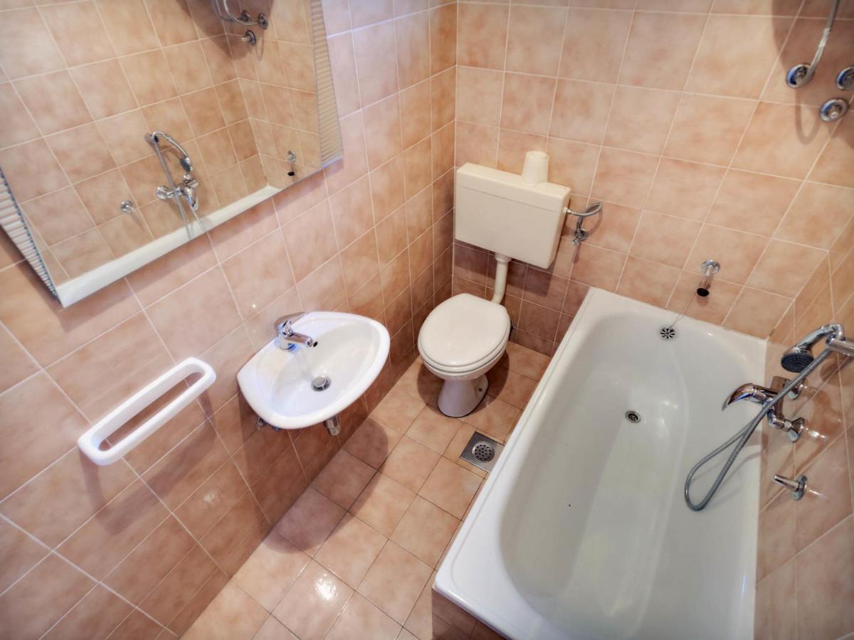 Apartments Zizic Vodice Zimmer foto