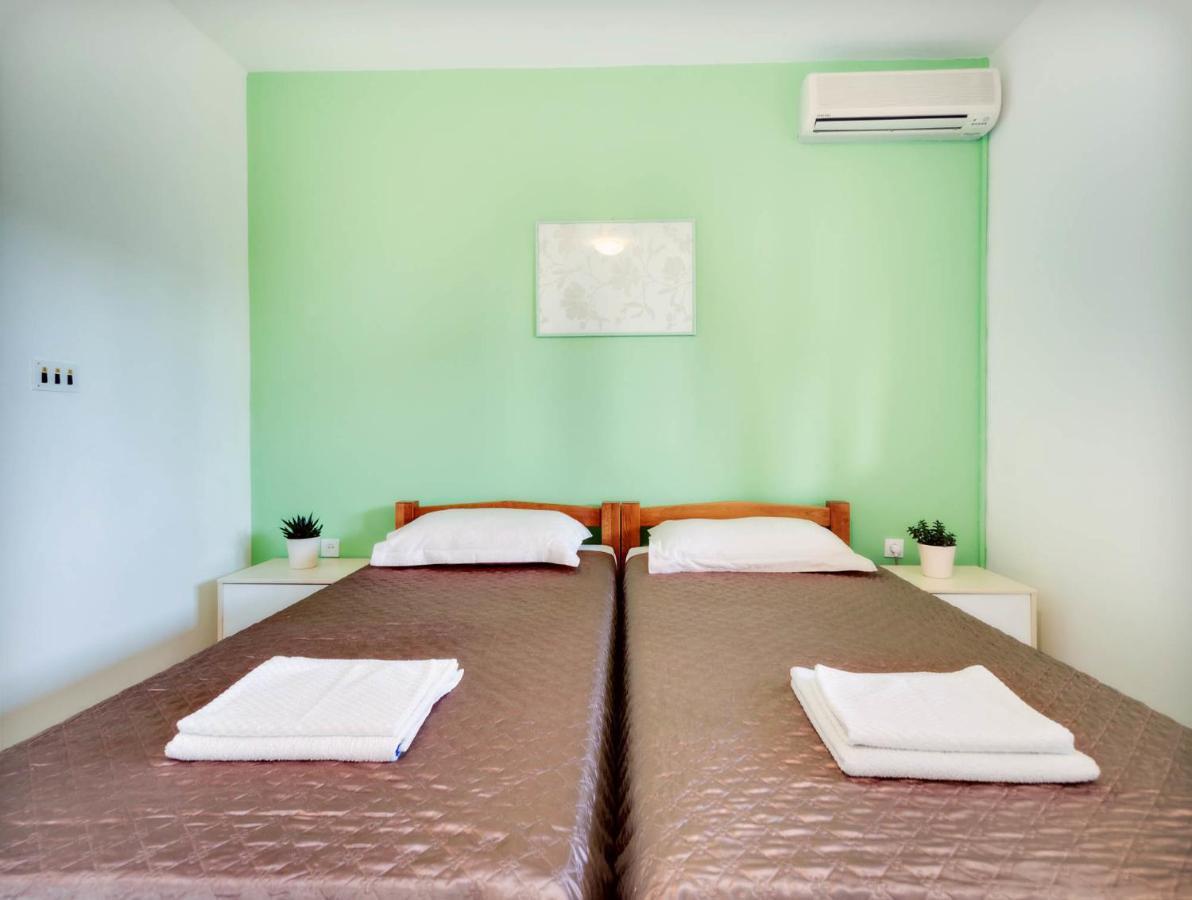 Apartments Zizic Vodice Zimmer foto