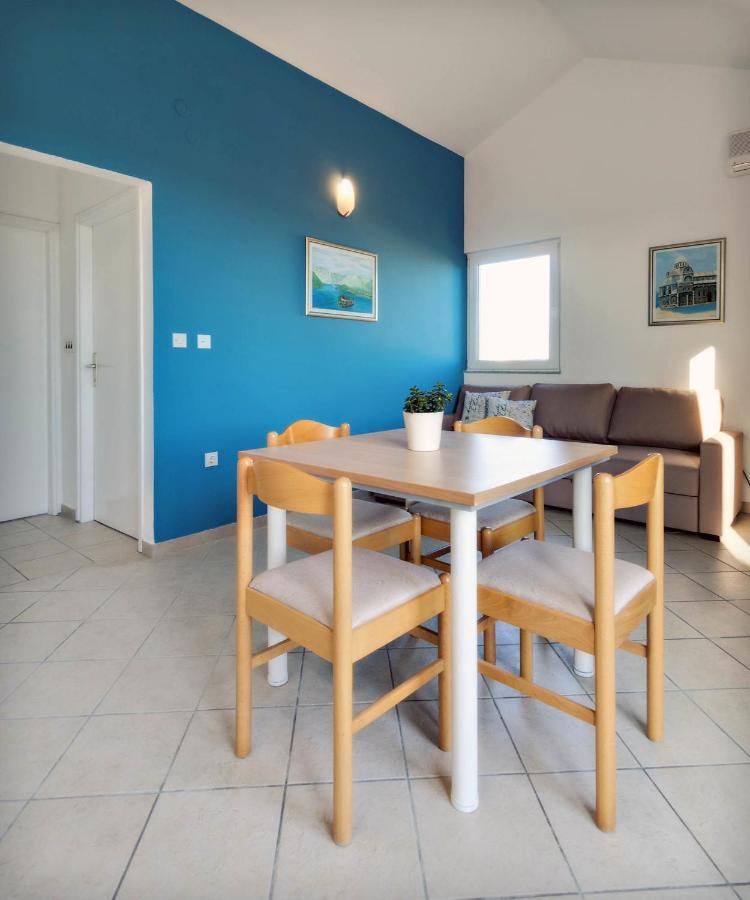 Apartments Zizic Vodice Zimmer foto