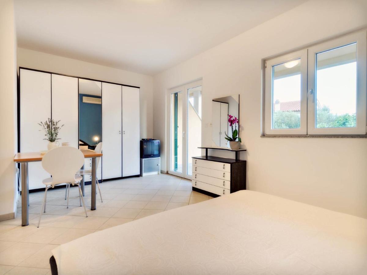 Apartments Zizic Vodice Zimmer foto