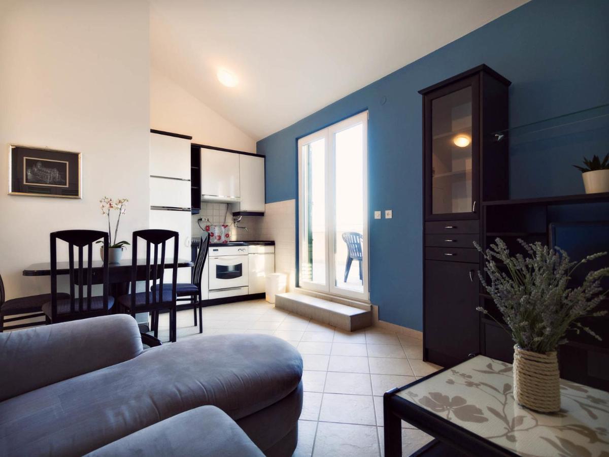Apartments Zizic Vodice Zimmer foto