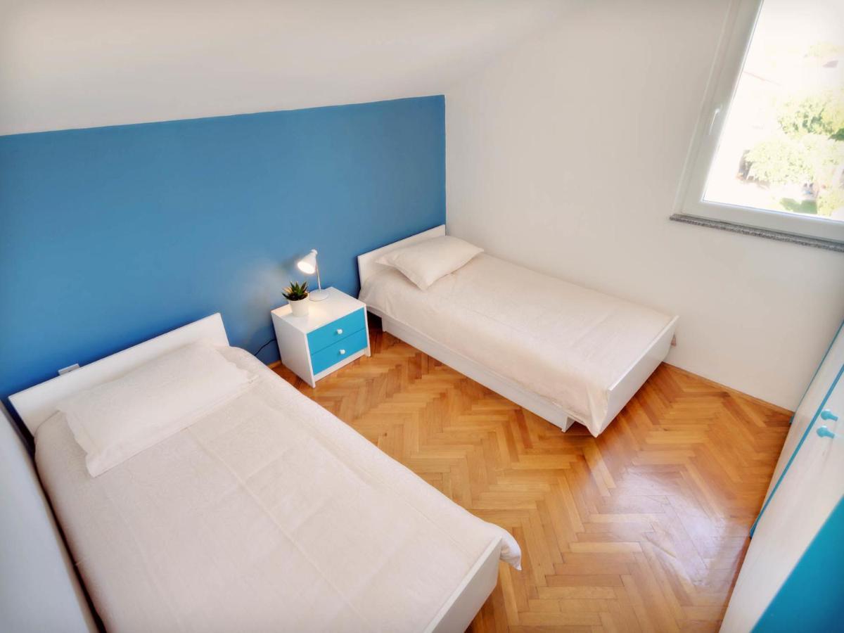 Apartments Zizic Vodice Zimmer foto